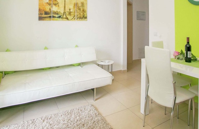 Amplio Apartamento cerca del mar en Kukci Croacia