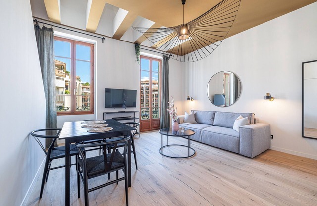 Nice Duplex - Close to Place du Pin - A/C