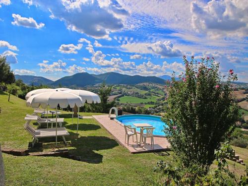 Nice flat in Arcevia with swimming pool