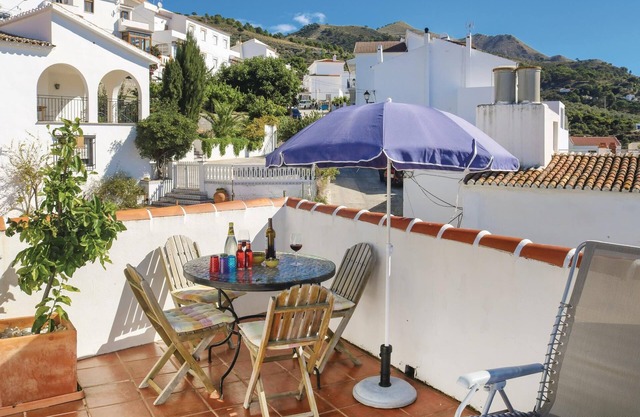 Nice home in Canillas de Albaida