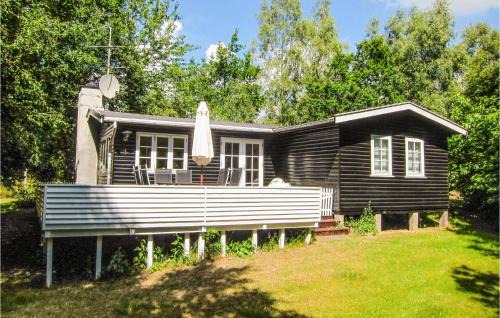 Nice Home In Aakirkeby With Wifi