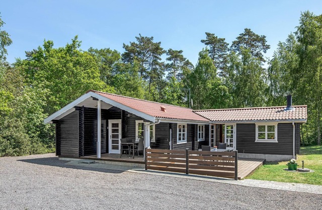 Bonita casa en Aakirkeby con sauna