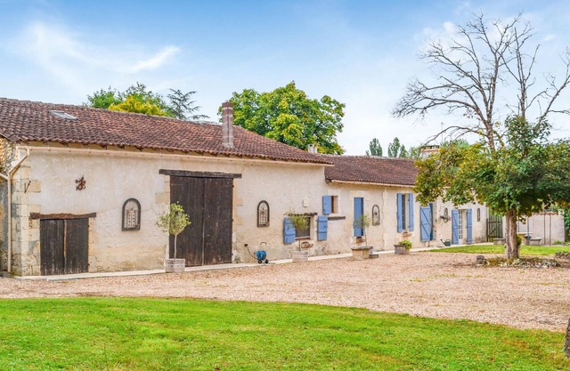 Bonita casa en Bourg du Bost con WiFi