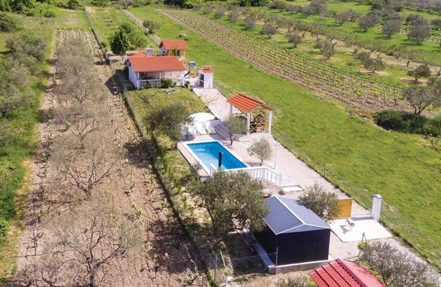 Bonita casa en Danilo con cocina.