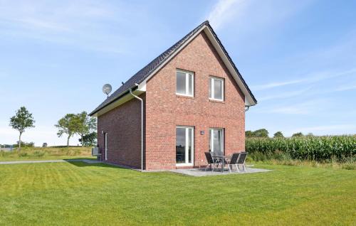 Nice Home In Wurster Nordseeküste With Sauna