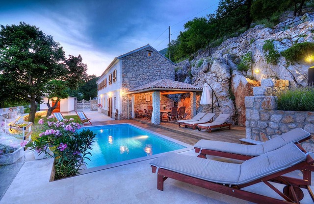 Bonita casa en Drivenik
