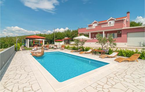 Nice Home In Dugopolje With Kitchen