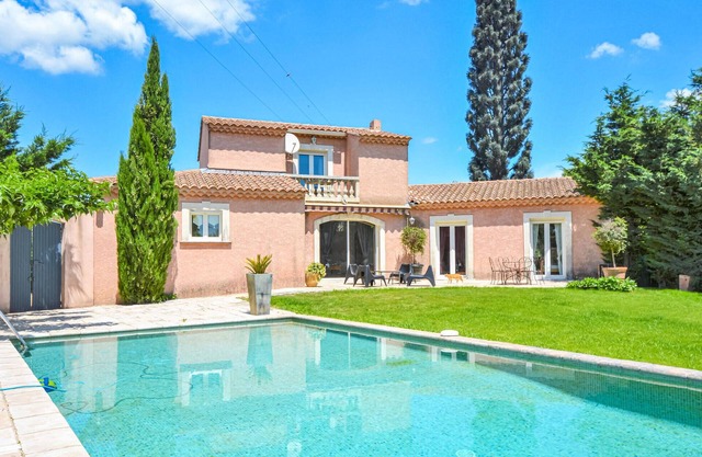 Bonita casa en Eyguieres con WiFi