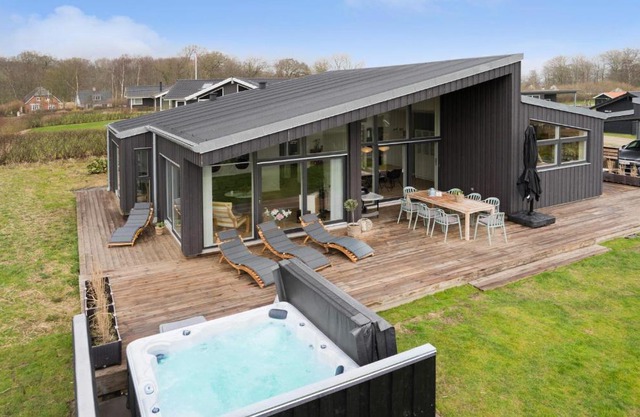 Nice Home In Haderslev With Kitchen