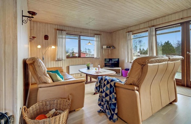 Nice Home In Hadsund With Kitchen