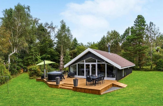 Nice Home In Hadsund With 2 Bedrooms