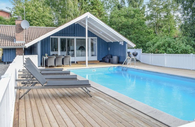 Hermosa casa en Knebel con sauna