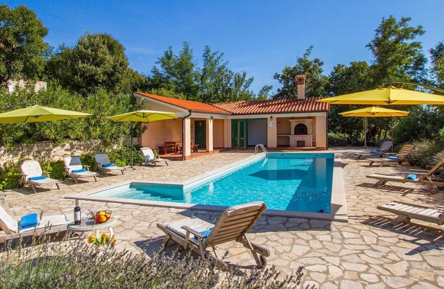 Bonita casa en Koromacno