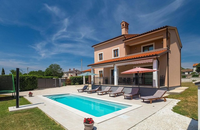 Bonita casa en Svetvincenat