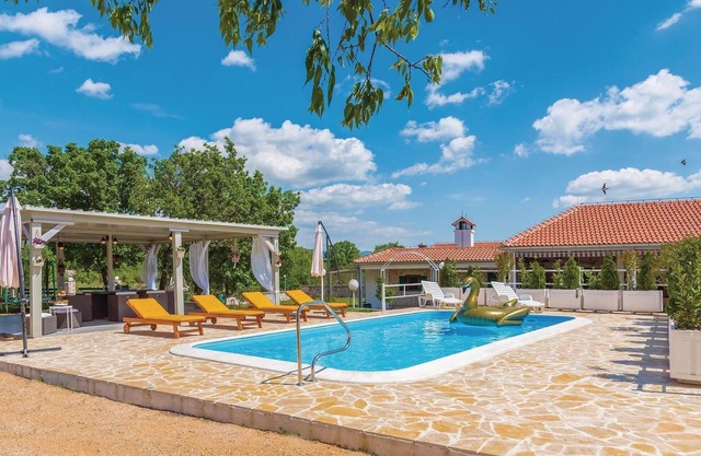 Acogedora casa en Unesic con cocina