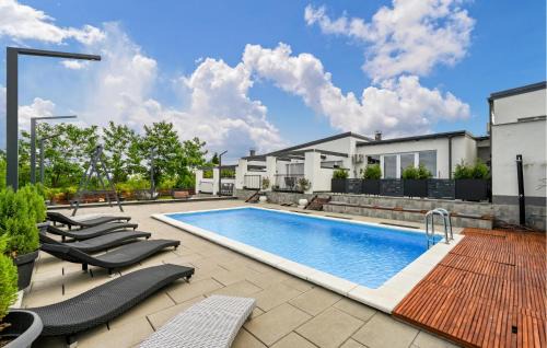 Nice Home In Varazdin Breg With Sauna