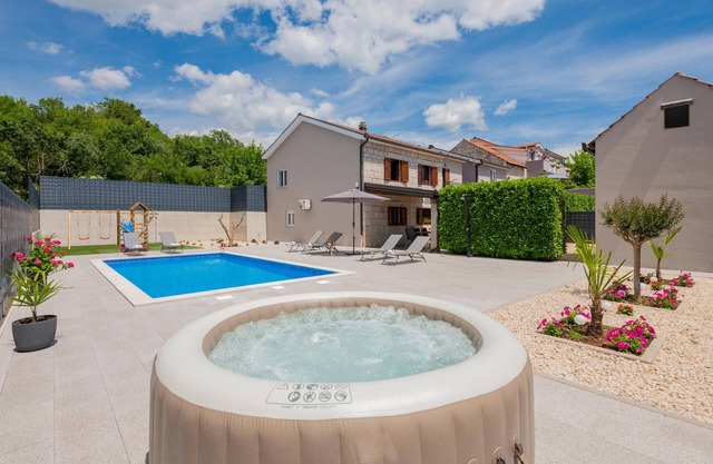 Hermosa casa en Vinjani donji