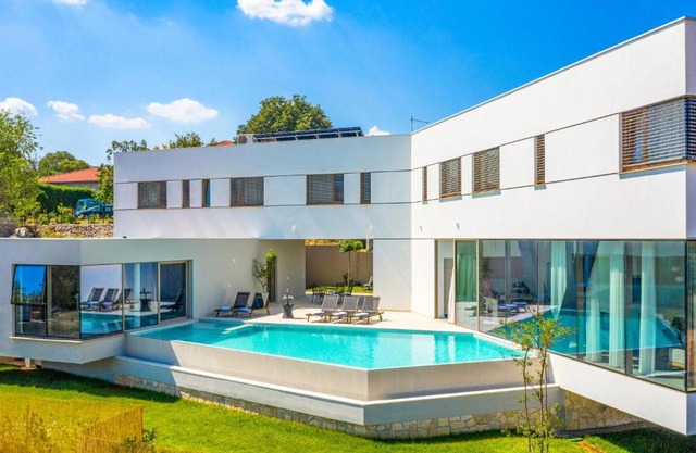 Stunning home in Zmijavci with 5 Bedrooms, WiFi and Swimming pool