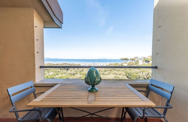 Precioso apartamento para 4 personas con A/C, WIFI, TV, terraza, mascotas permitida y aparcamiento
