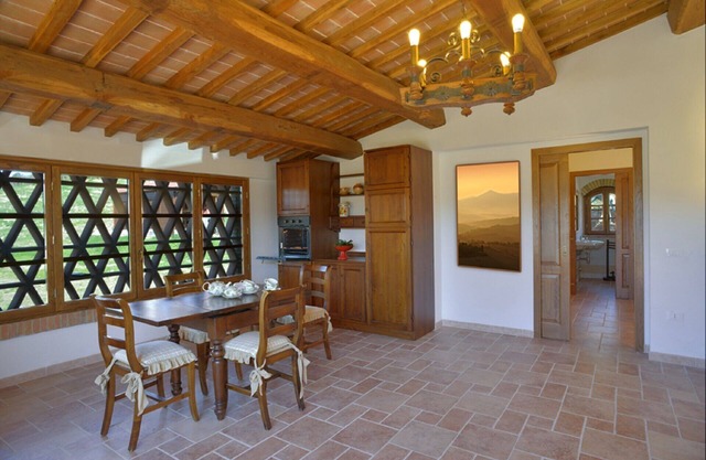 Bonito apartamento de 65 metros cuadrados, un edificio típico de la granja toscana, bonito acabado.