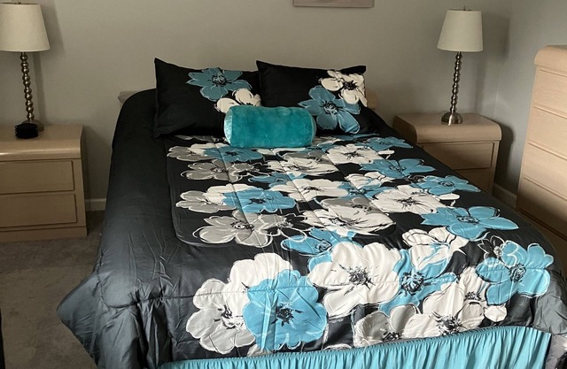 Nice sized bedroom and full private bath in a quiet community.