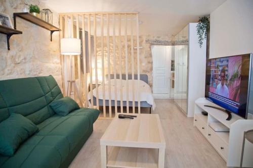 Nice studio in the 5th