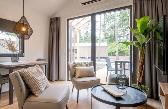 Bonita casita con airco, en un parque de vacaciones, 12 km. de Eindhoven