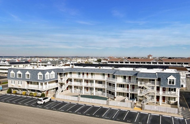 Condominio Merrimack con aire acondicionado de una habitación bien equipado que ofrece ubicación junto a la playa