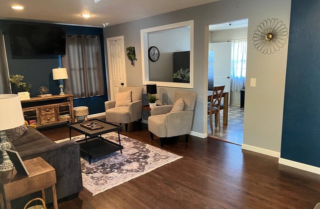 Nicely decorated 2+ BR home in quiet neighborhood
