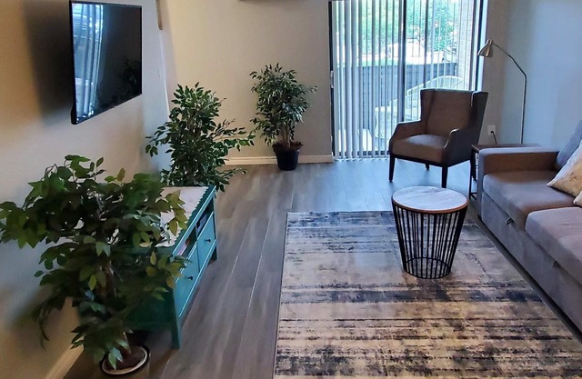 Nicely finished One Bedroom suite in the heart of downtown Port Colborne