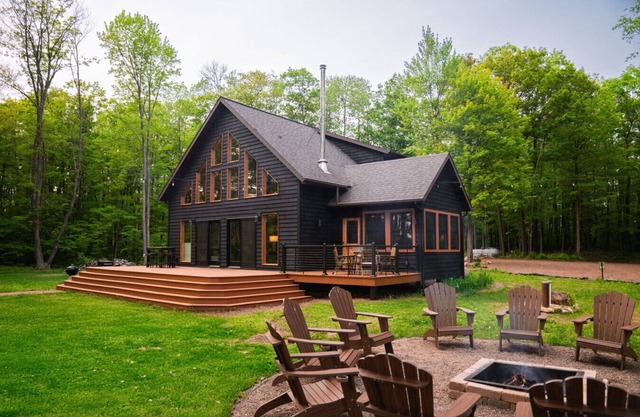 Nick Lake Lodge at Schliesmann Estates