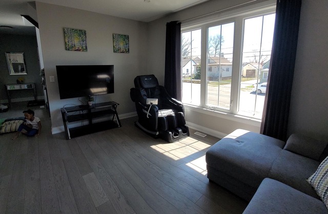 Nickel Beach/ Crystal Beach/ BBQ/ Family Atmosphere| Wineries| Niagara Falls