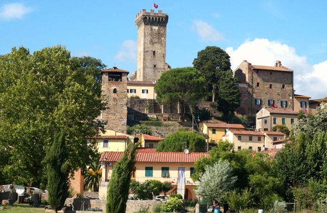 Nido Bianco, Toscana auténtica + jardín + aire acondicionado, centro del pueblo. Nr Pisa / Lucca