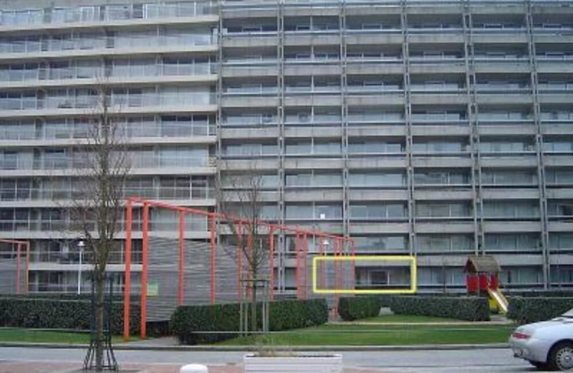 Nieuwpoort-Bad: Family friendly apartment with garage. 50 m from the sea.