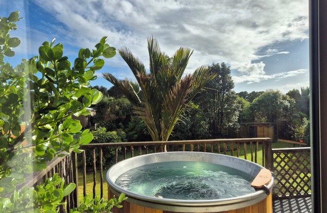 Driftwood Cottage - Hot tub