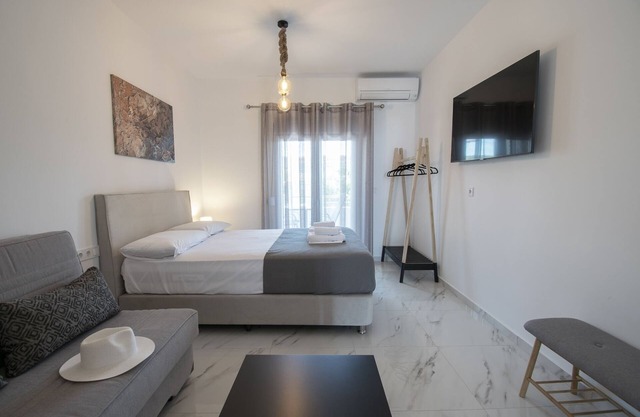 Nikiti Central Suites 2 by Travel Pro Services