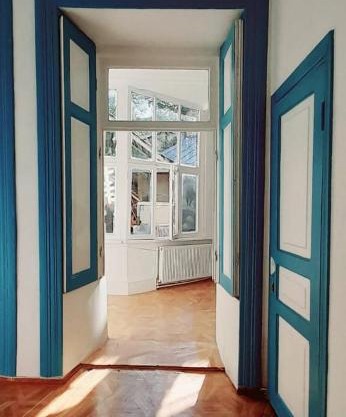 nikoloz apartment