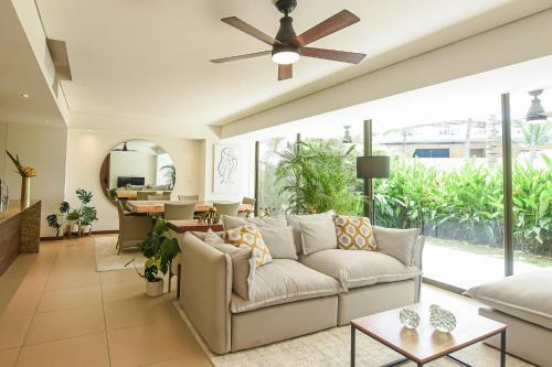 Nima Bay Oasis, Ground Floor with Private Garden