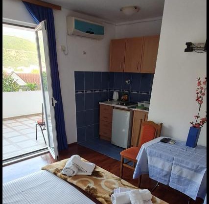 Nina Apartment 5