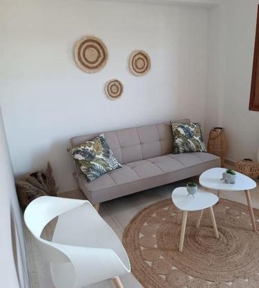 Ninemia Apt Istron