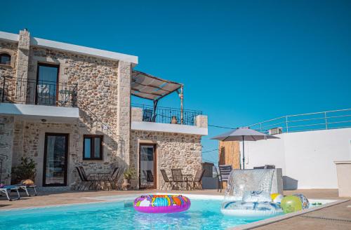 Nithavri's Pool Apartments