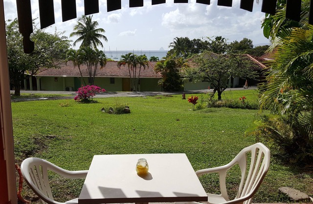 nLarge Studio,sea view,air conditioning,beach, optional swimming pool,car rental