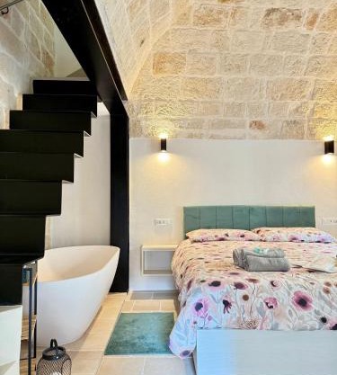 NM charming suite