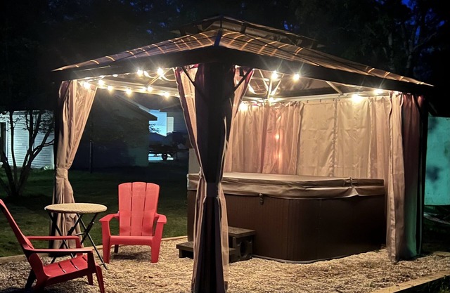 Maple Street Cottage is the perfect couple’s retreat.