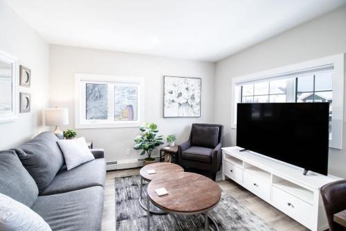 NN - Flats on 4th #3 - Downtown 1-bed 1-bath