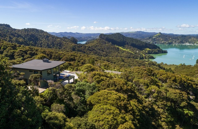 No.1 in far North Whangaroa Top Luxury- Cosy retreat "Kauri Hill Estate" Lodge