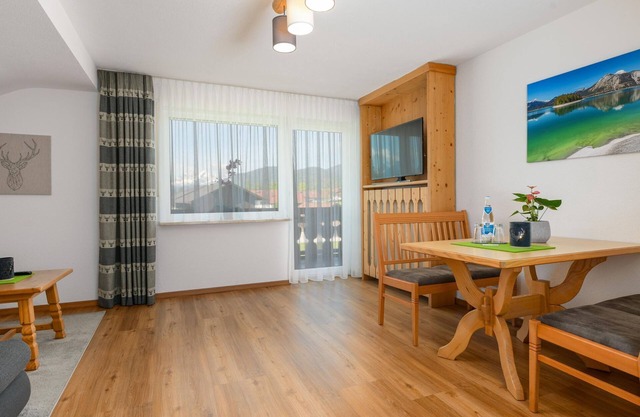 "No. 16" apartment, shower, WC, 2 bedrooms - Wallgauer Hof, vacation apartments