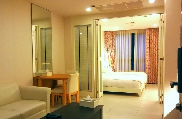 No. 32 Twin Bed Hermosa habitación BTS Baring estacionamiento gratis