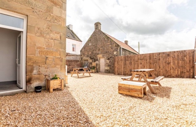 No 67 Leuchars (Nr St Andrews) Free Parking - Pet Friendly