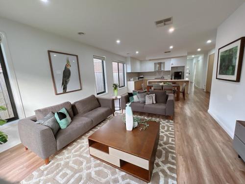 No 7 Wollert Big & Bright modern 4BR House